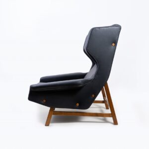 Iconic 877 Wingback armchair by Gianfranco Frattini for Cassina 1959
